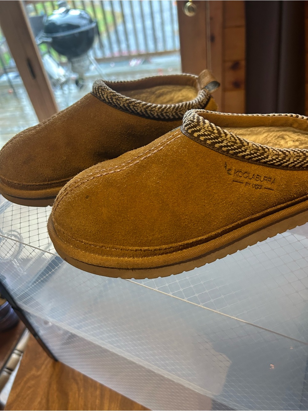 UGG kidSlip-On Loafers in Chestnut Suede
